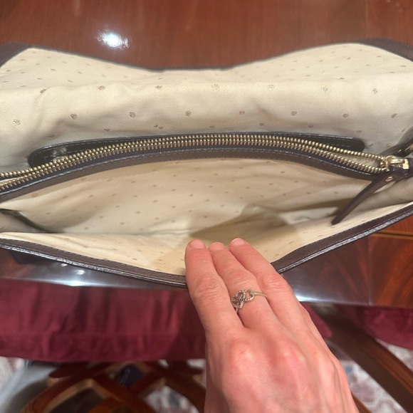 Gorgeous EUC croc embossed Kate Spade crossbody in eggplant - Picture 7 of 10